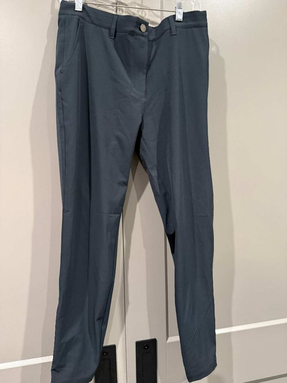 Macade Golf Men's Size 42R Slim Fit  Blue  4 Way Stretch Jogger Pants